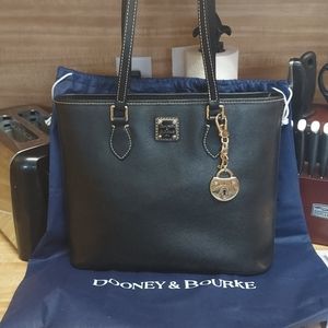 Dooney & Bourke purse